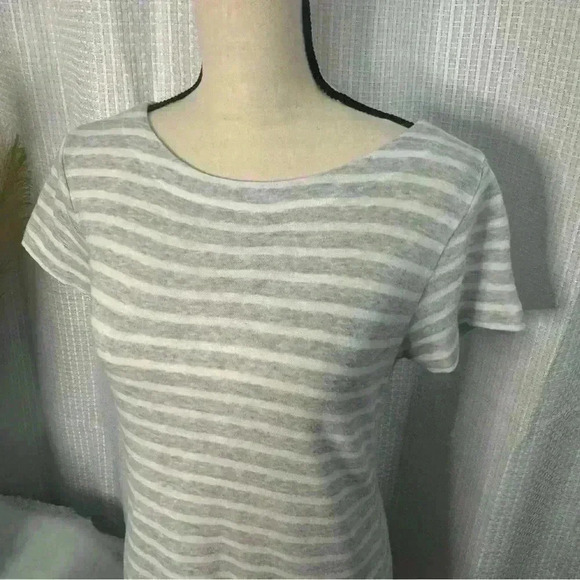 Vineyard Vines Pima Cotton Women’s XS Gray Striped Dress Short Sleeves Pullover - Picture 2 of 9